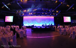 Bühnenbild-Beispiel: Dots als Bühnenbild auf Award-Gala